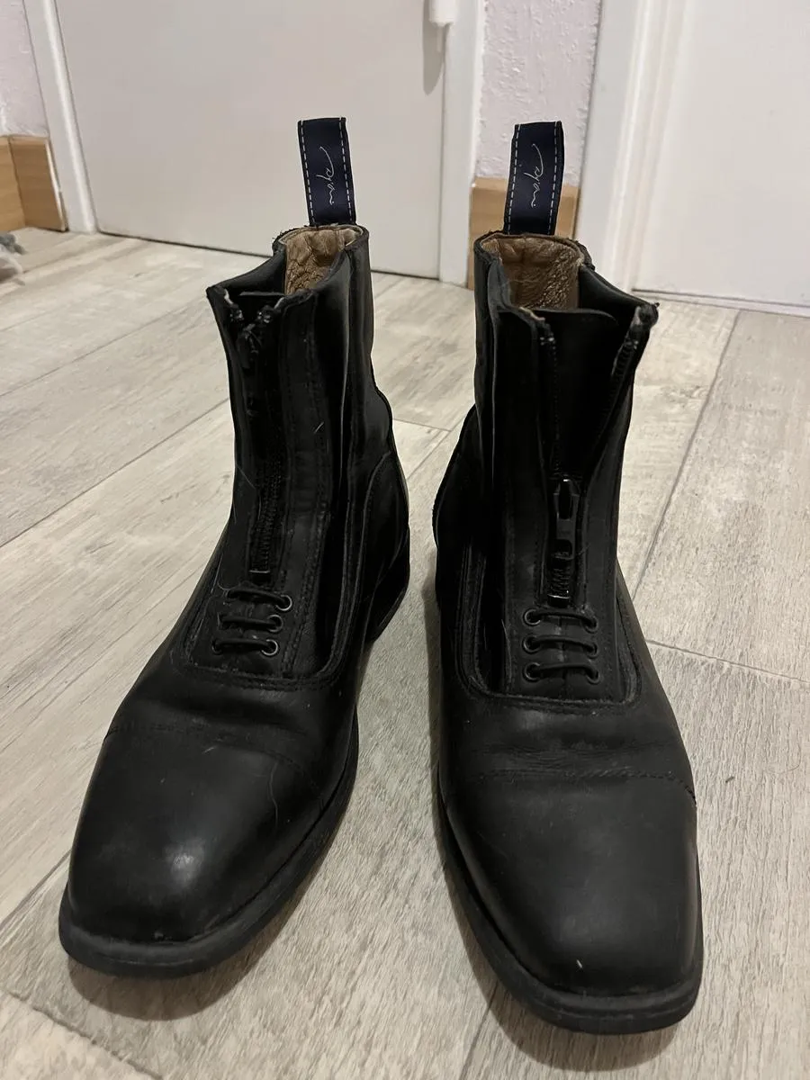 Boots dyon