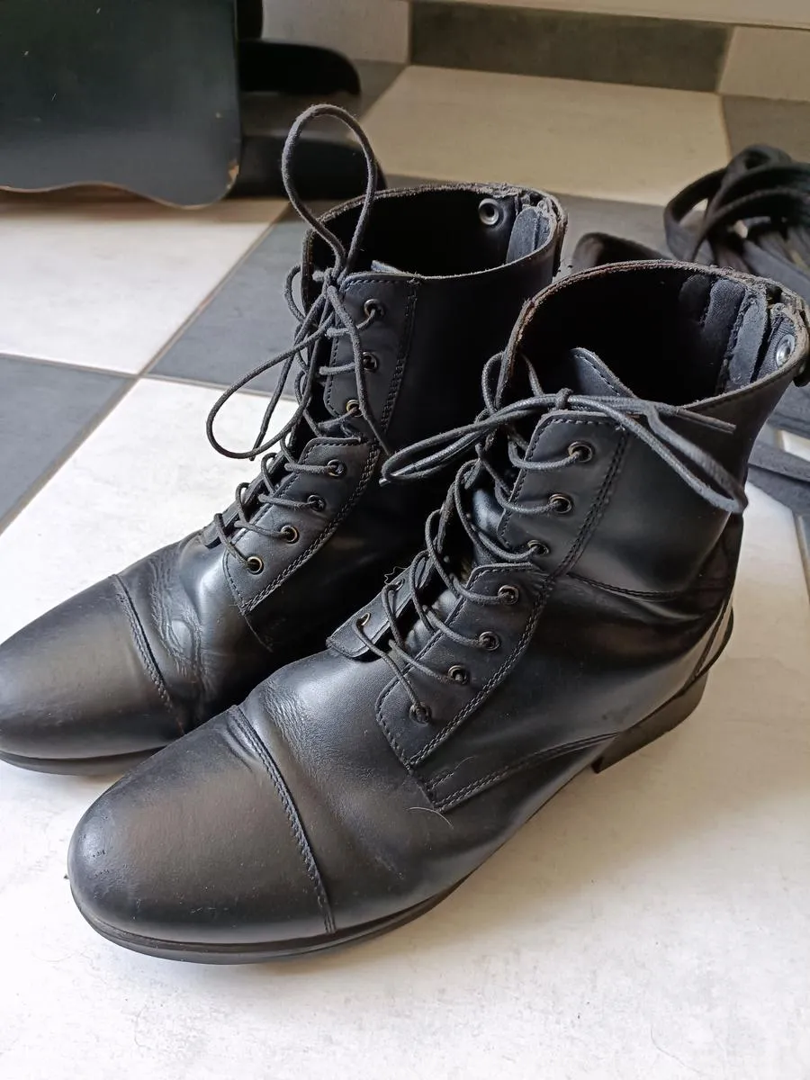 Boots Steed