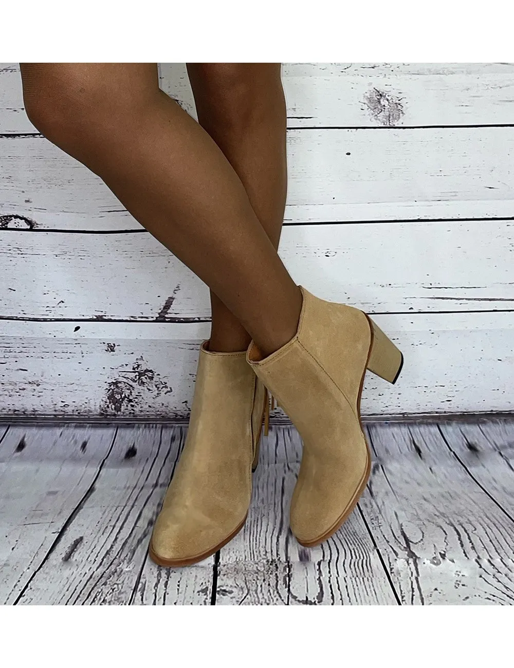 Bottines daim beige tendance