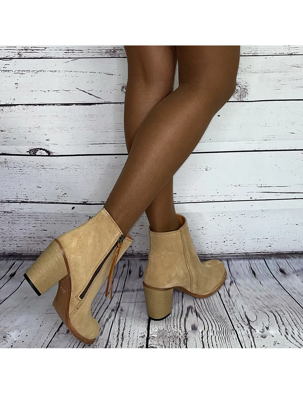 Bottines daim beige tendance