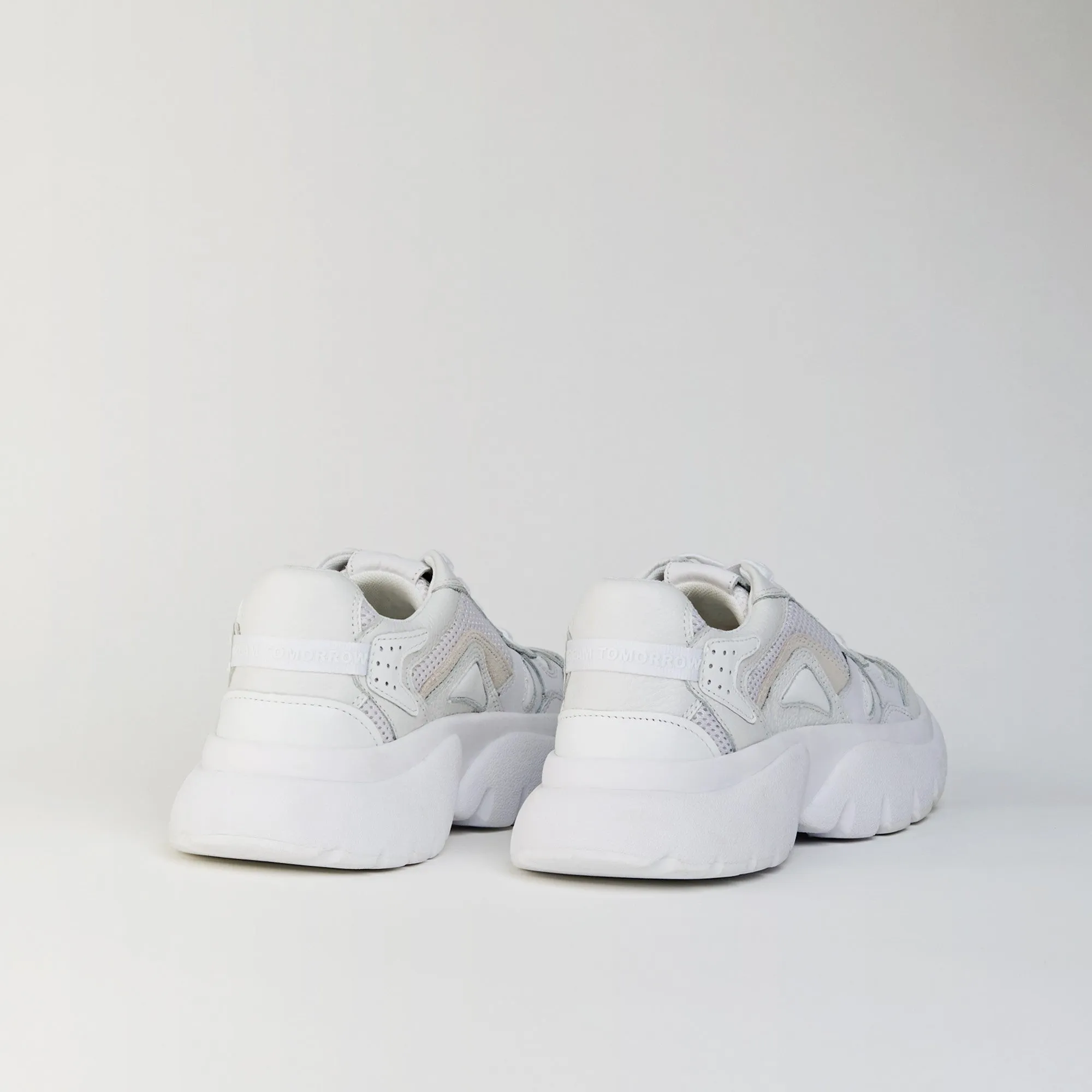 [CONTAIN PIG SKIN] Women W20 Urban Leather Sneakers - White