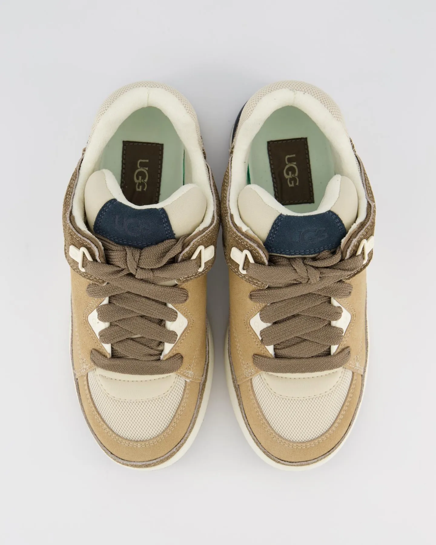 Dames Goldencush Sneaker Sand