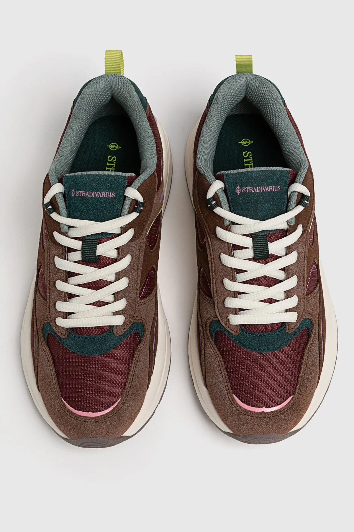 Detailed sneakers