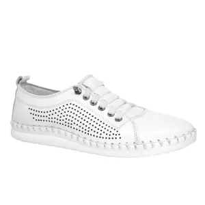 Everly Women's Leora 01 Perf Sneakers- White
