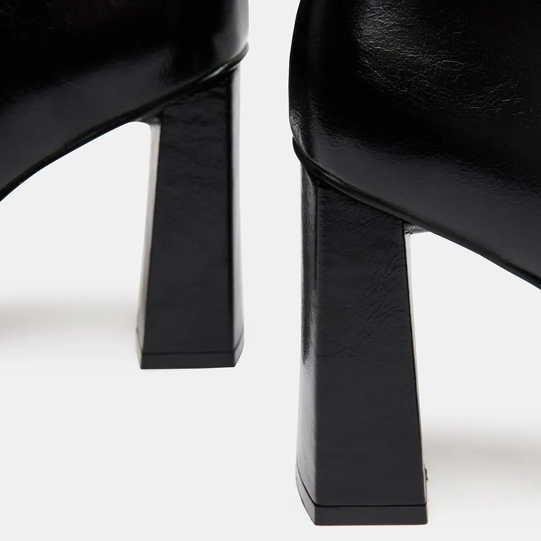 FREYA BLACK LEATHER