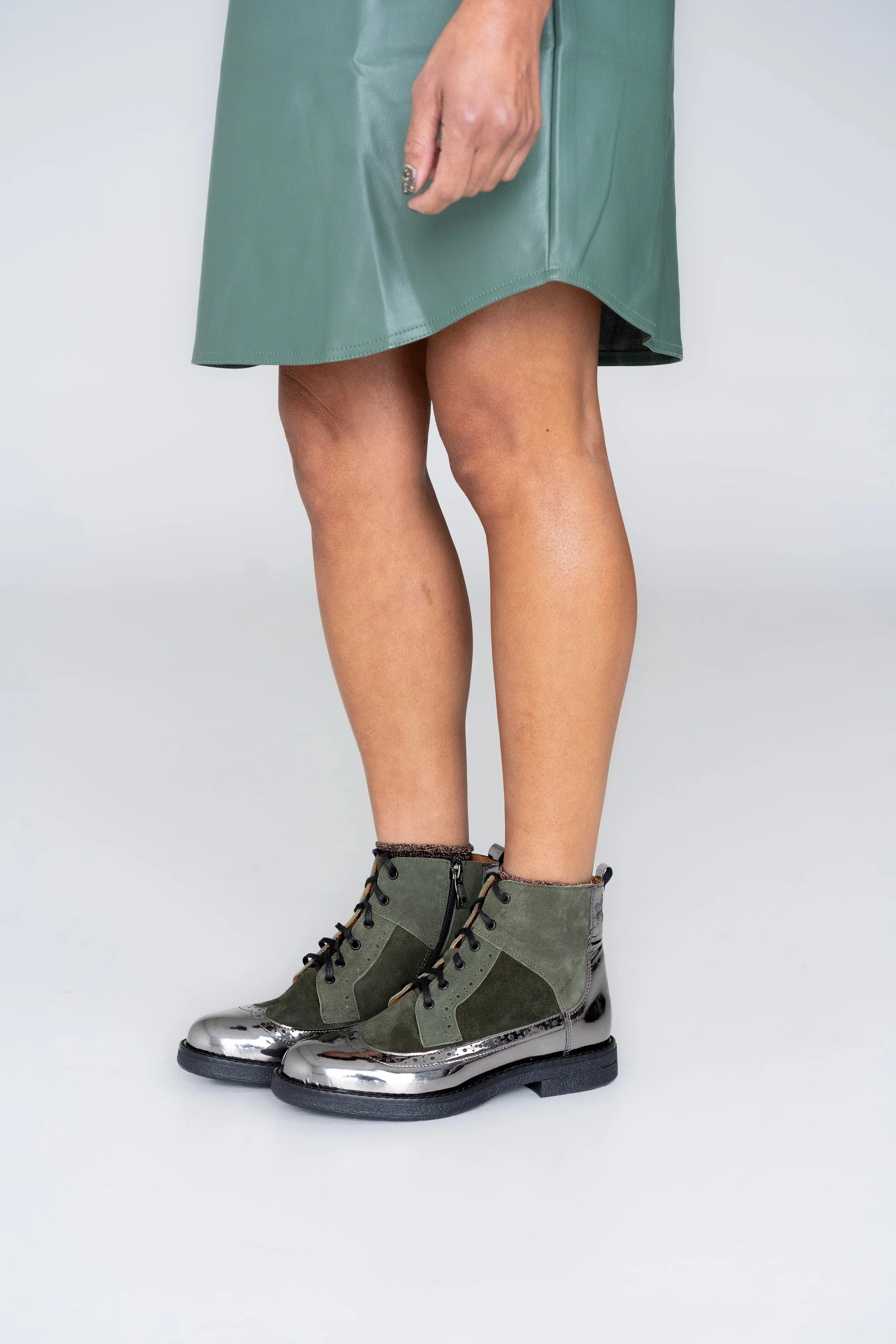 Hatter - Olive Chrome