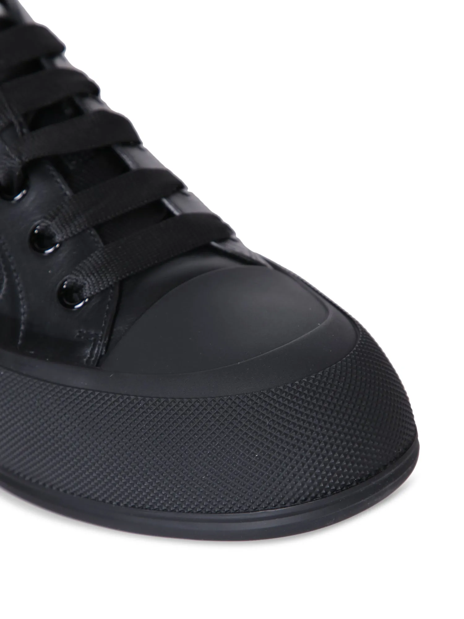 Low black/white sneakers