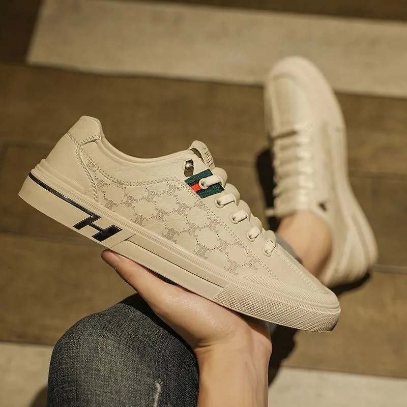 Outdoor sports low top corrected foot shaped sneakers