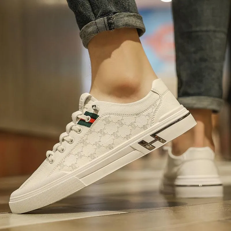 Outdoor sports low top corrected foot shaped sneakers