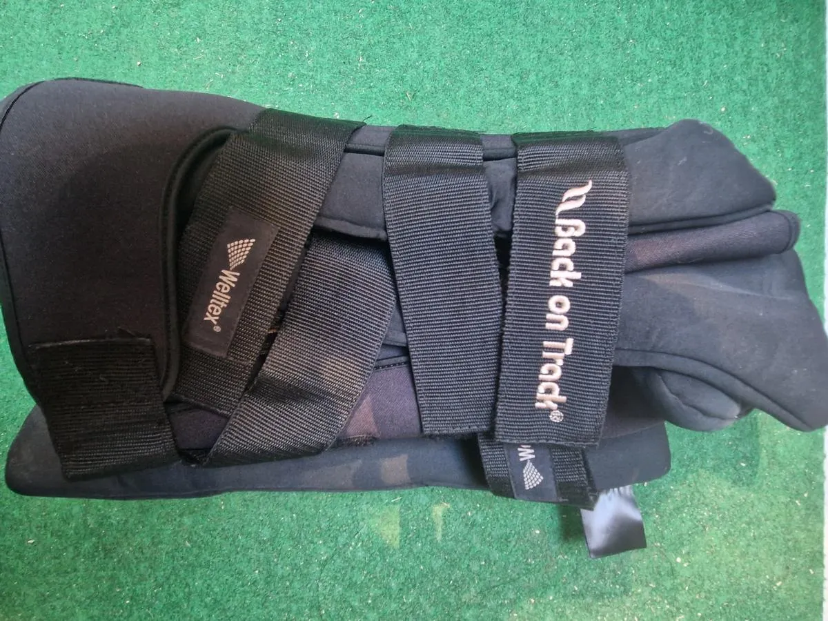 Stable boots Back on track